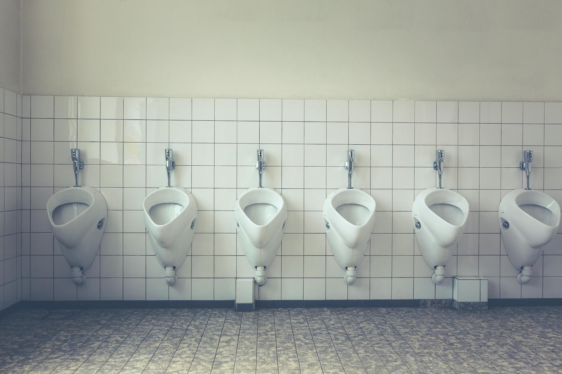Washroom Cleaning Solutions for Offices and Industrial Companies